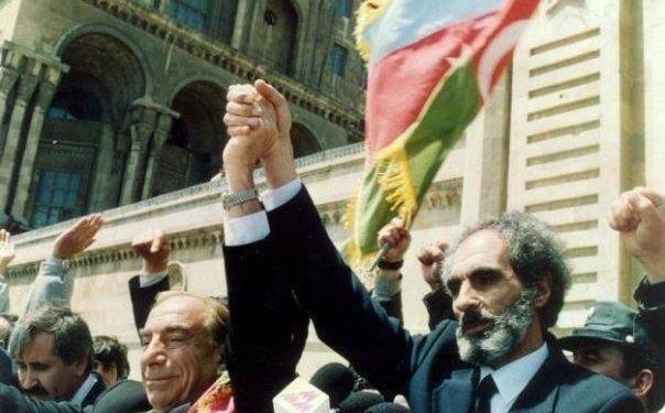 TÜRK MİLLETİ’NE ADANMIŞ BİR HAYAT Prof. Dr. Ebulfez Elçibey ( Əbülfəz Elçibəy )