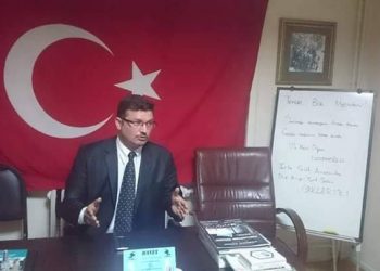 “Gören bizi sanır deli, Usludan yeğdir delimiz…”