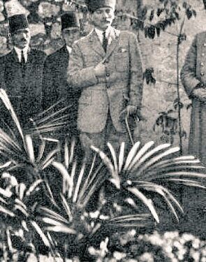 ANNE KABRİNDE YEMİN!